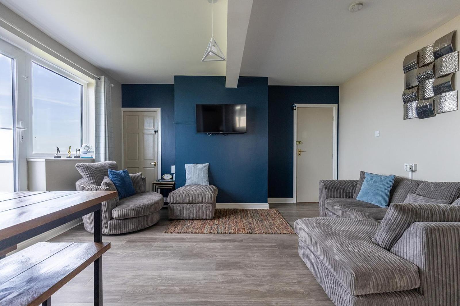 Sea View - First Floor 3 Bed Looking Over North Daire Bridlington